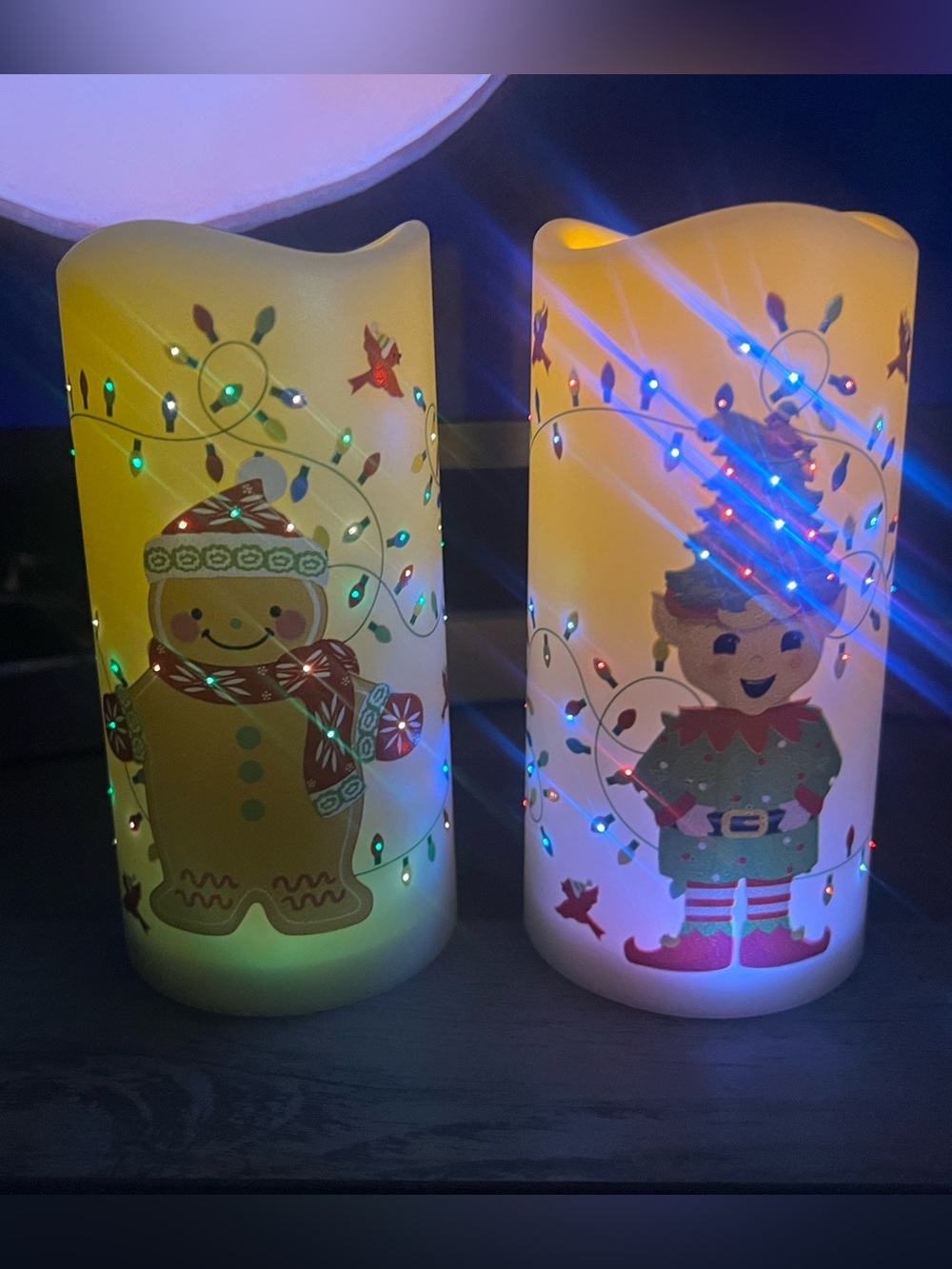 Temptations 2-Pc Christmas Flamess Candles EUC